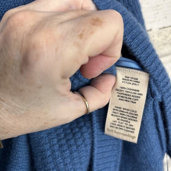 Soft Surroundings Woman’s Cashmere Blue Soft Sweater Size Medium Tunic Buttons - Picture 6 of 8